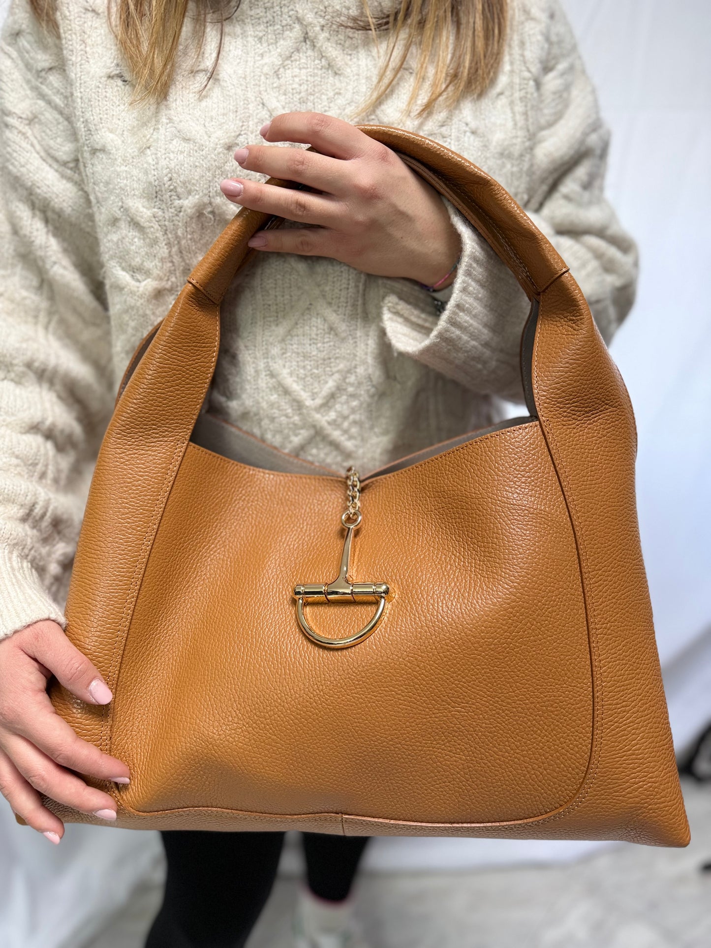 Maxi staffa in pelle