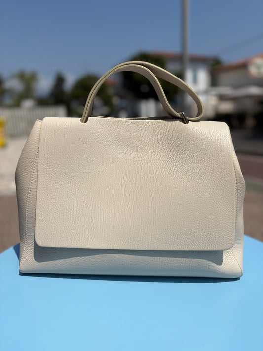 Cindy Maxi in pelle
