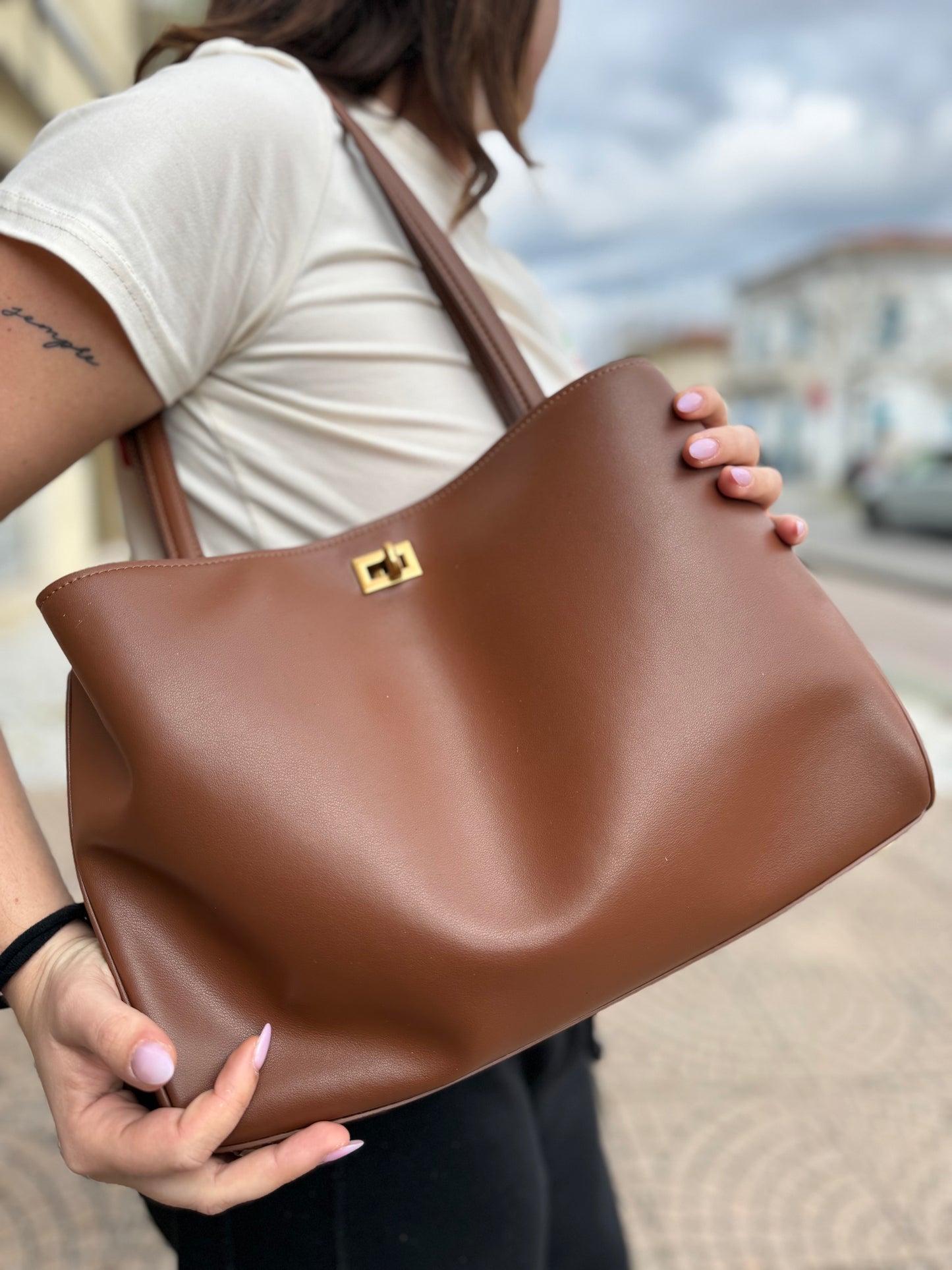 Alice Tote