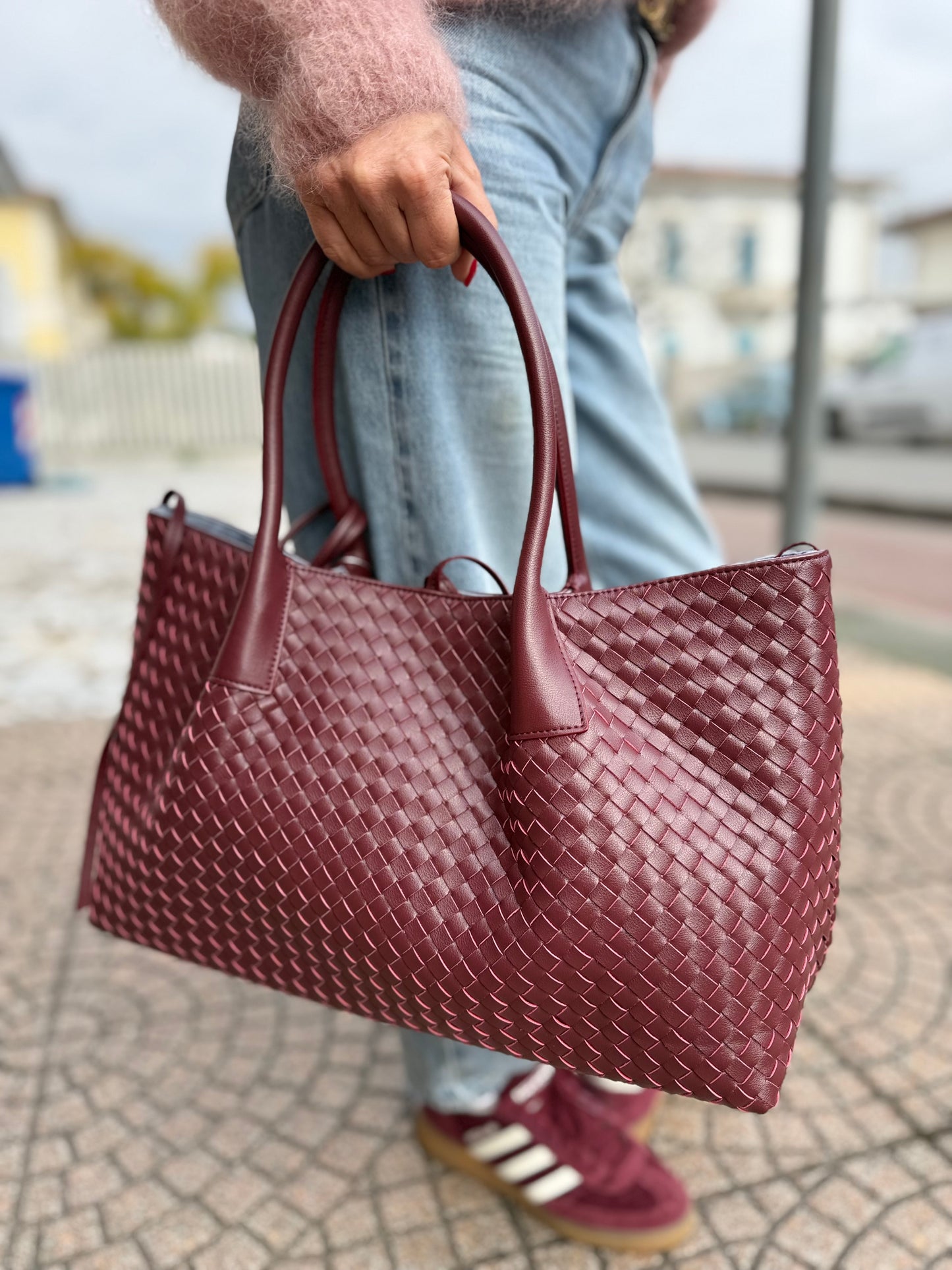 New tote intreccio