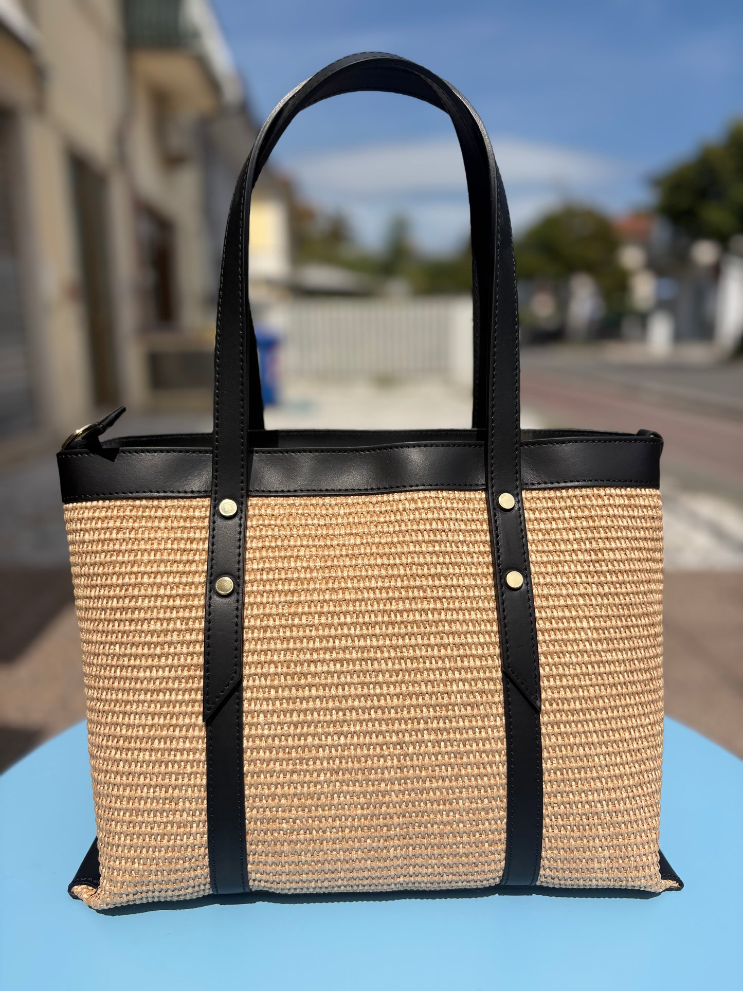 Tote bag in rafia