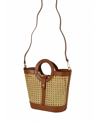 La O bag in paglia