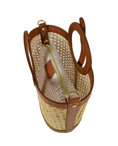 La O bag in paglia
